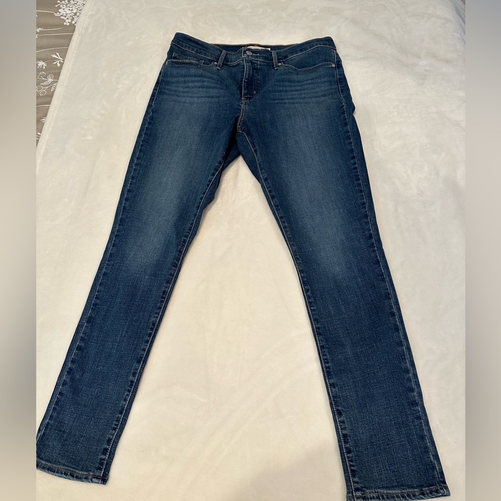 Levi Jeans Skinny Women’s Size 31